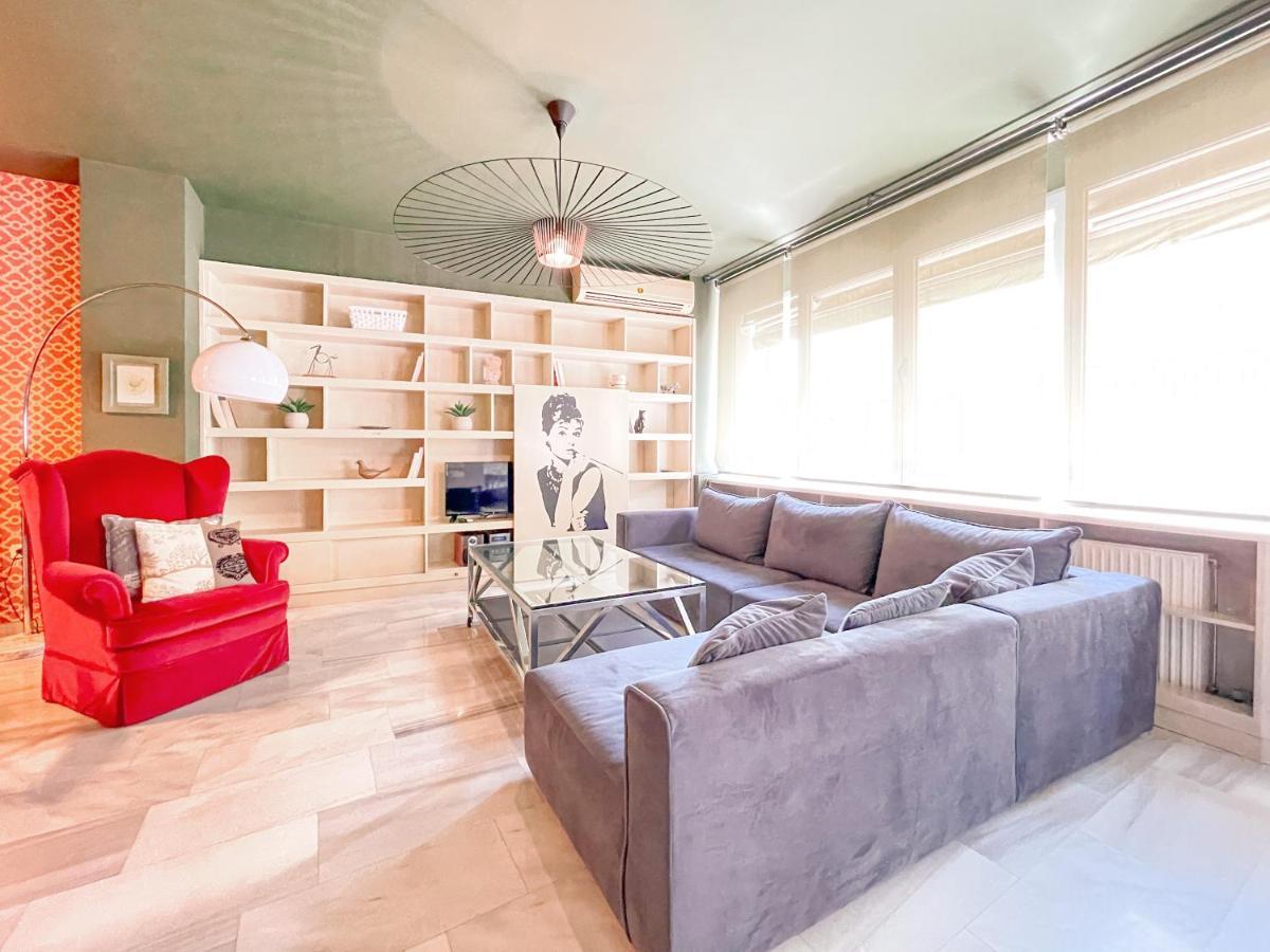 Loft 1 Bedroom Apartment In The Heart Of Atény Exteriér fotografie