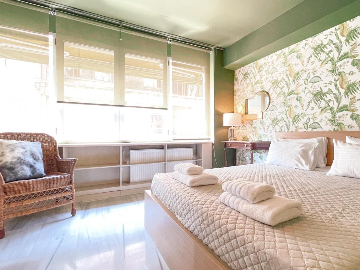 Loft 1 Bedroom Apartment In The Heart Of Atény Exteriér fotografie