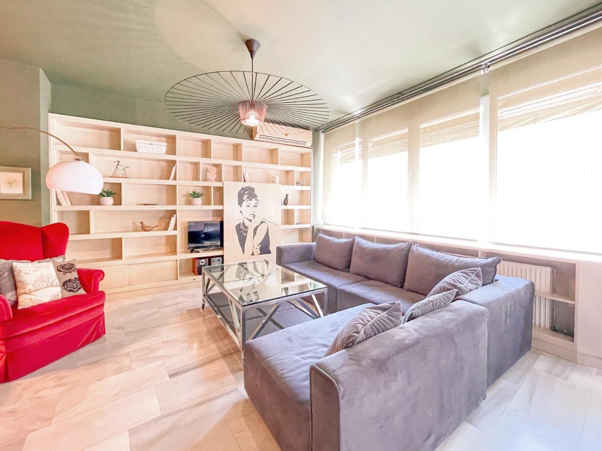 Loft 1 Bedroom Apartment In The Heart Of Atény Exteriér fotografie